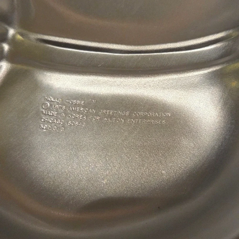 1976 Holly Hobbie  & Robby Wilton Enterprises Cake Pan Set‎ Couple Baking Mold